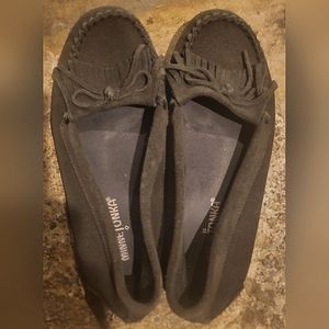 Women's size 6 Minnetonka moccasins